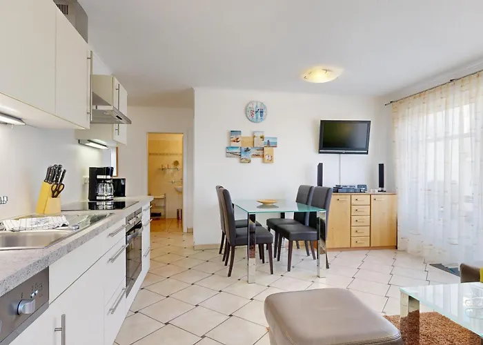 Strandnahe Fewo Mit 2 Schlafzimmern Und Balkon, Koenigin Augusta, Binz